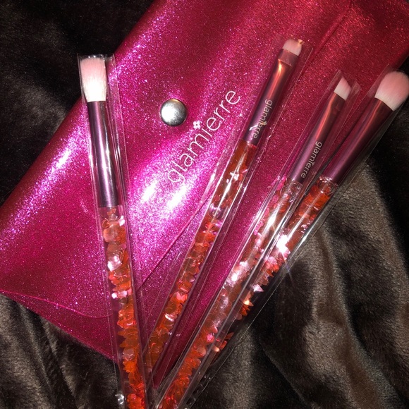 Boxy Charm Valentines Makeup Bundle - Picture 7 of 11